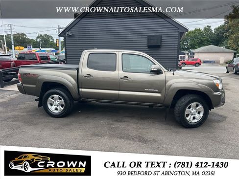 Used 2015 Toyota Tacoma 4x4 Double Cab w/ TRD Sport Package image 4
