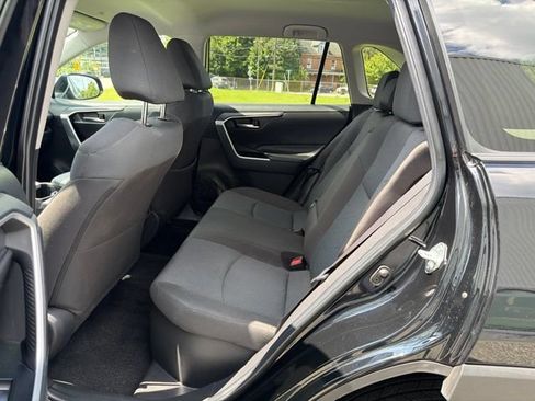 Used 2025 Toyota RAV4 XLE AWD/4WD image 15