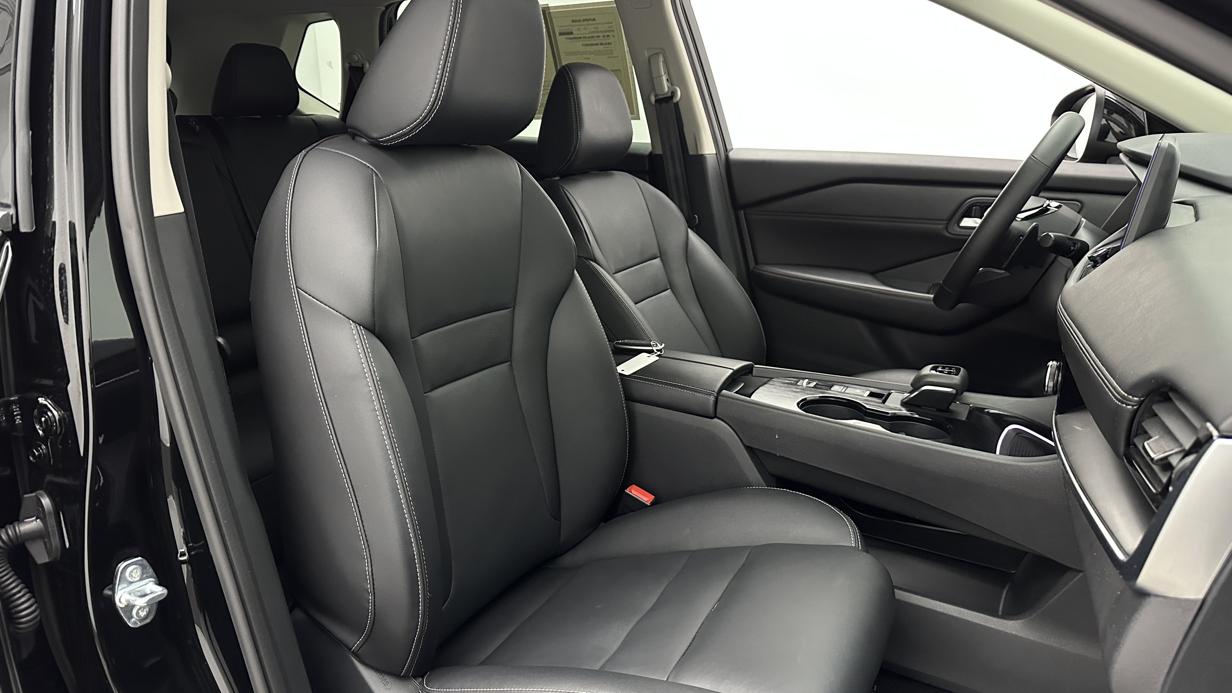 Used 2026 Nissan Rogue SL FWD image 41