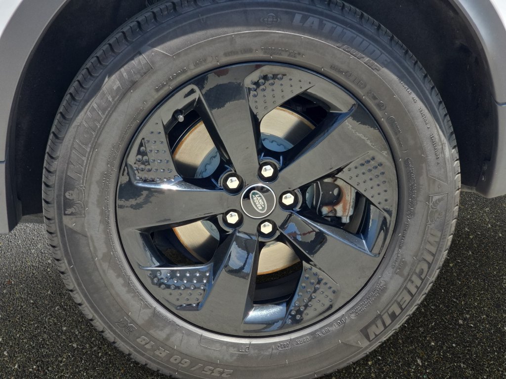 Certified 2023 Land Rover Discovery Sport S AWD/4WD image 33
