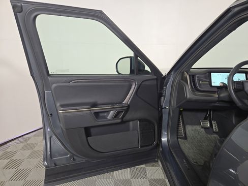 Used 2024 Rivian R1S Adventure AWD/4WD image 16