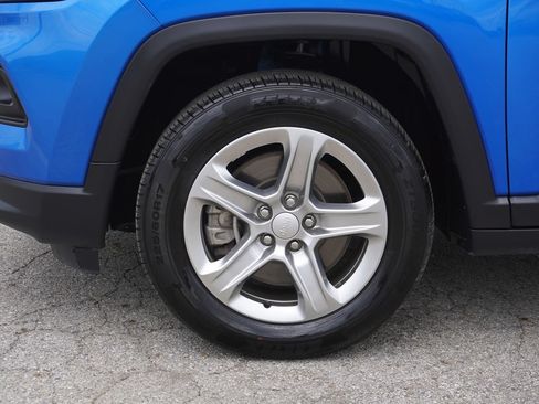 Used 2024 Jeep Compass Latitude AWD/4WD image 10
