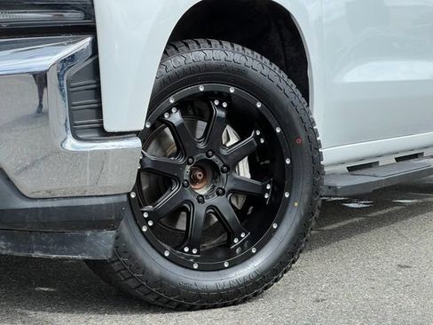 Used 2019 Chevrolet Silverado 1500 LT w/ All-Star Edition AWD/4WD image 2
