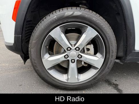 Used 2022 Jeep Grand Cherokee L Limited AWD/4WD image 9