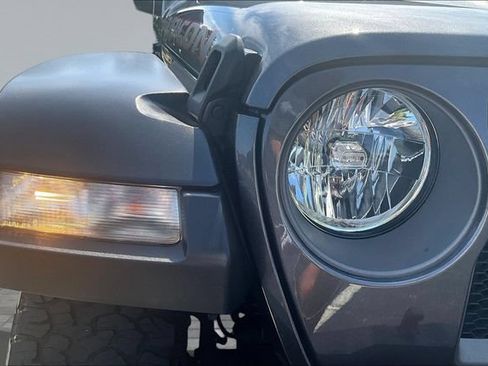 Used 2022 Jeep Wrangler Unlimited Rubicon AWD/4WD image 30