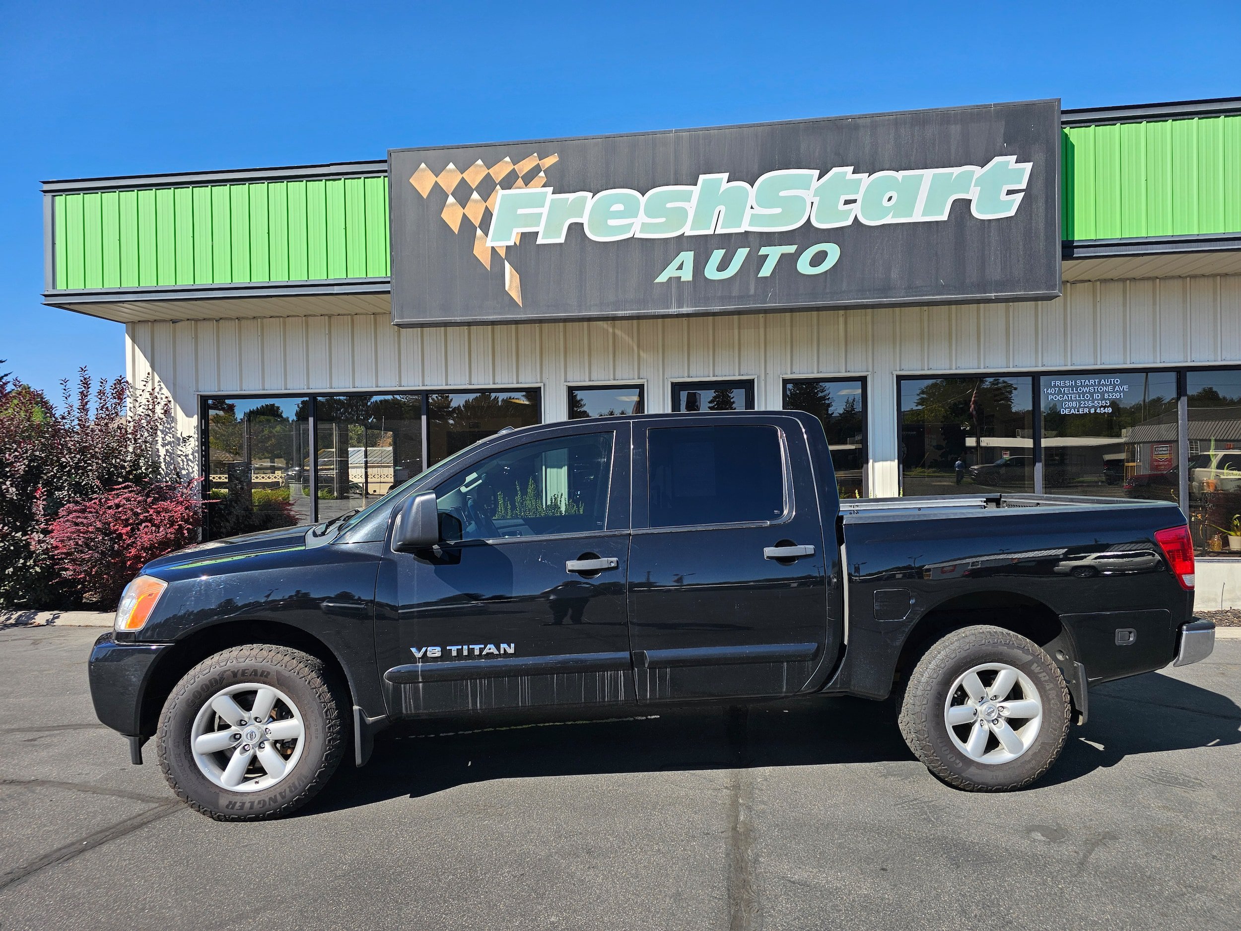 Used 2015 Nissan Titan PRO-4X AWD/4WD image 1