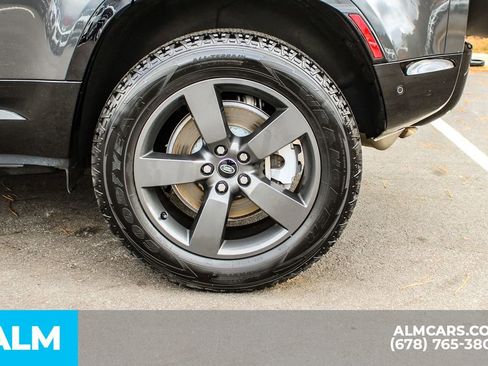 Used 2024 Land Rover Defender 110 X-Dynamic SE image 16