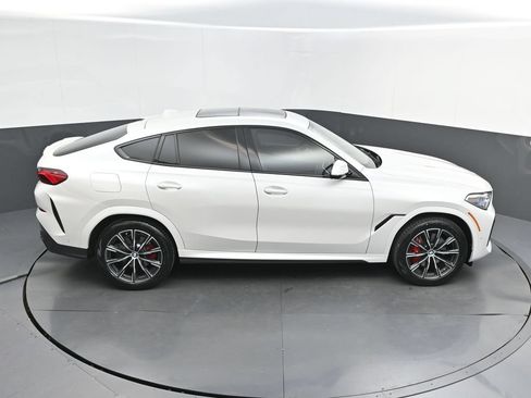Used 2022 BMW X6 xDrive40i w/ Executive Package AWD/4WD image 39