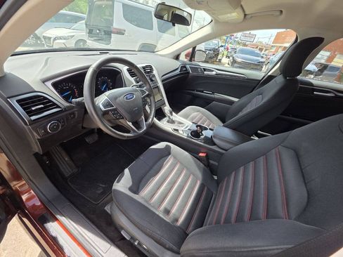 Used 2015 Ford Fusion SE w/ Equipment Group 201A FWD image 9