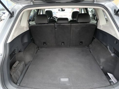 Used 2021 Volkswagen Tiguan SE w/ Panoramic Sunroof Package AWD/4WD image 34