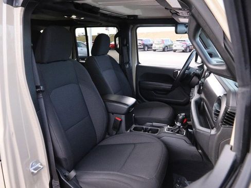 Used 2022 Jeep Wrangler Unlimited Sport image 27