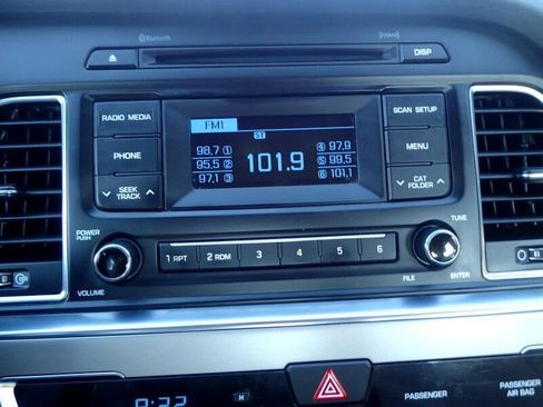 Used 2015 Hyundai Sonata SE image 17