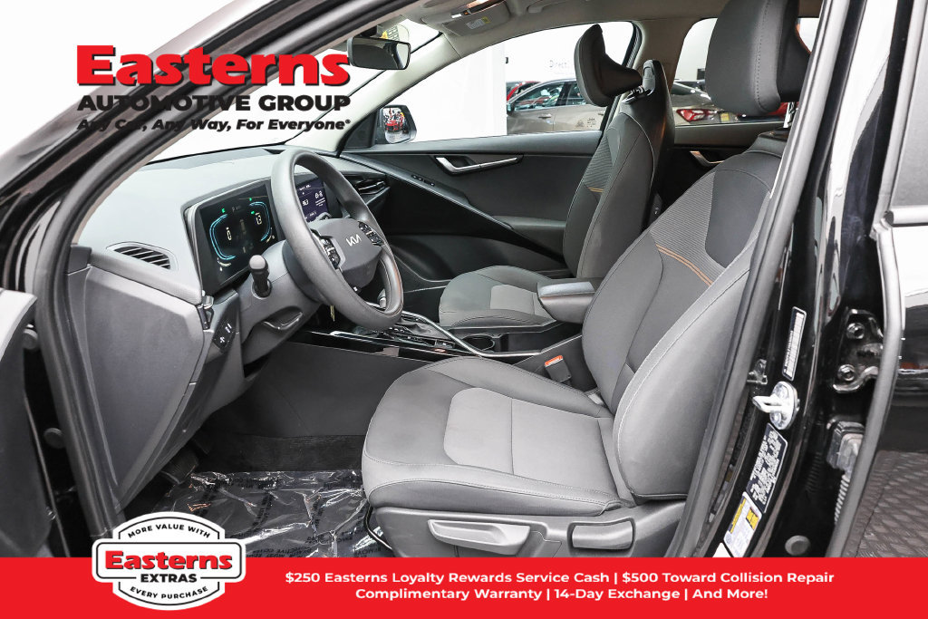 Used 2025 Kia Niro LX FWD image 14