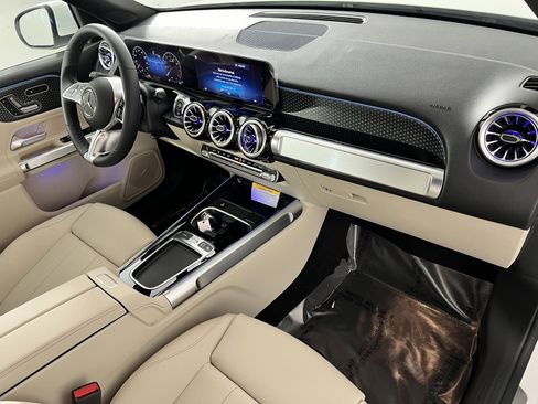 Used 2025 Mercedes-Benz GLB 250 image 26