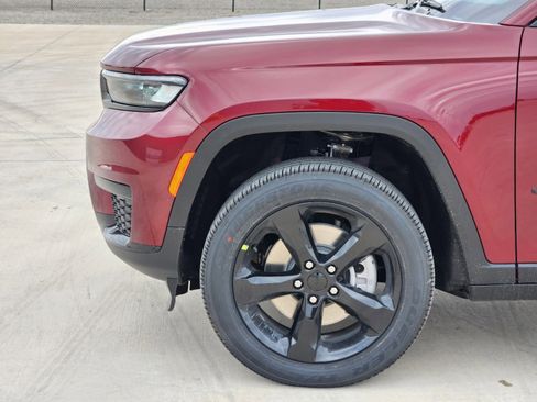 New 2025 Jeep Grand Cherokee L Altitude image 6
