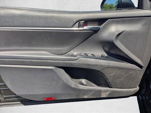 Used 2020 Toyota Camry LE w/ Carpet Mat Package FWD image 11
