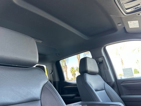 Used 2025 GMC Sierra 1500 SLT AWD/4WD image 17