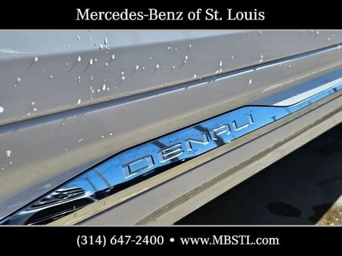 Used 2024 GMC Terrain Denali w/ Denali Premium Package AWD/4WD image 6