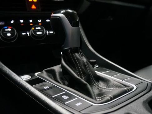 Certified 2023 Volkswagen Jetta SE image 20