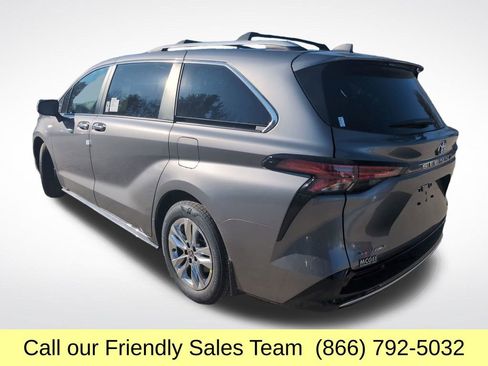 New 2026 Toyota Sienna Limited image 3