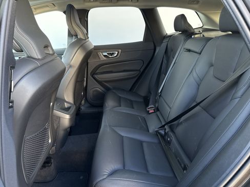 Used 2025 Volvo XC60 B5 Plus image 20