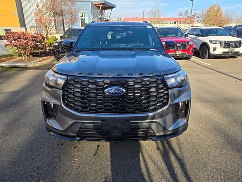 New 2026 Ford Explorer ST-Line image 2