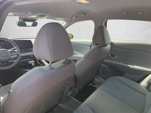 Used 2024 Hyundai Elantra SEL FWD image 18