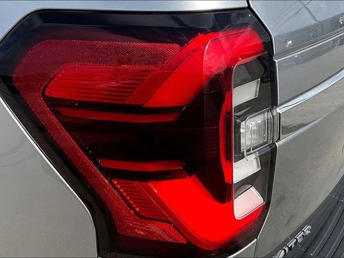 Used 2024 Ford Expedition Max Limited AWD/4WD image 24