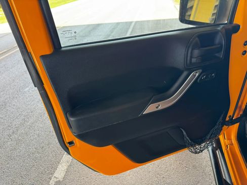 Used 2012 Jeep Wrangler Unlimited Rubicon w/ Dual Top Group image 12