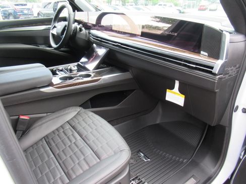 New 2026 Cadillac Escalade Platinum Sport w/ LPO, ONYX Package AWD/4WD image 10