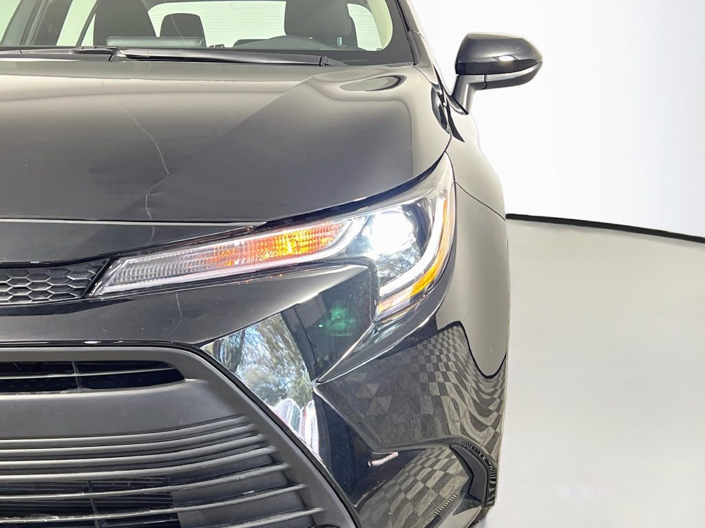 Used 2026 Toyota Corolla LE FWD image 9