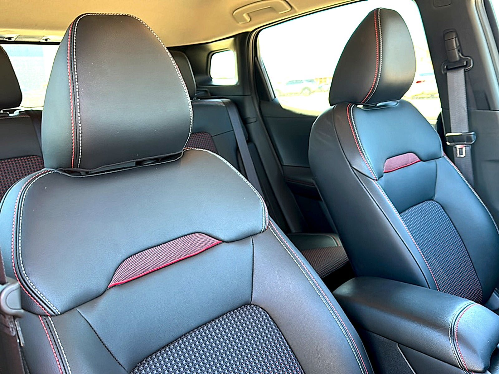 Used 2025 Nissan Kicks SR FWD image 25