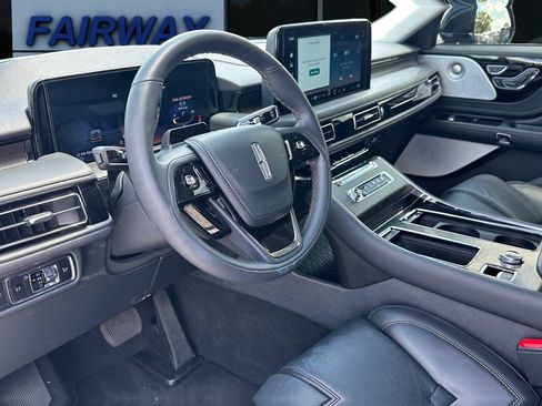 Used 2025 Lincoln Aviator Reserve w/ Equipment Group 201A AWD/4WD image 15