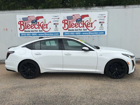 Used 2021 Cadillac CT5 V w/ Premium Package RWD image 2