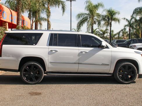 Used 2020 Cadillac Escalade ESV Luxury image 13