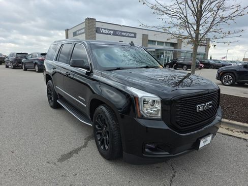 Used 2017 GMC Yukon Denali w/ Open Road Package image 3