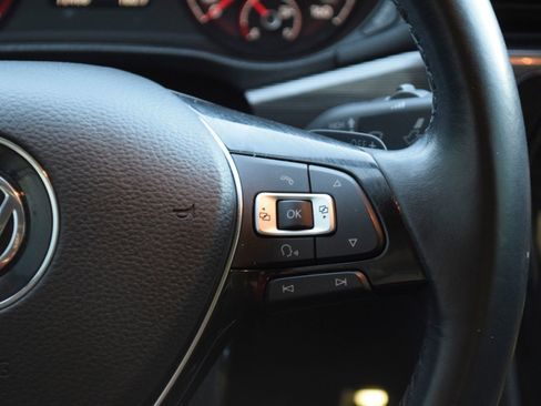 Used 2020 Volkswagen Passat 2.0T R-Line image 10