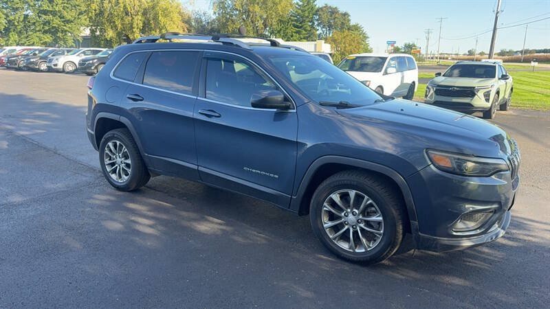 Used 2021 Jeep Cherokee Latitude Lux FWD image 2