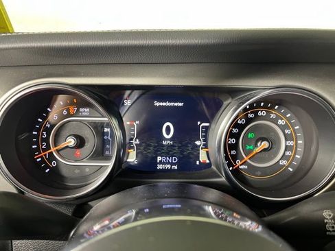 Used 2022 Jeep Wrangler Unlimited Sahara w/ Cold Weather Group image 21