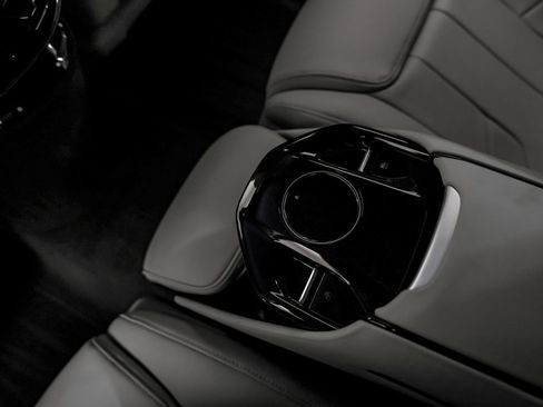 Used 2025 Ferrari Purosangue AWD/4WD image 46