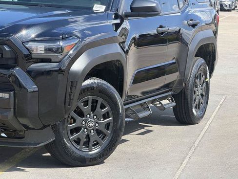 Certified 2025 Toyota 4Runner SR5 AWD/4WD image 3