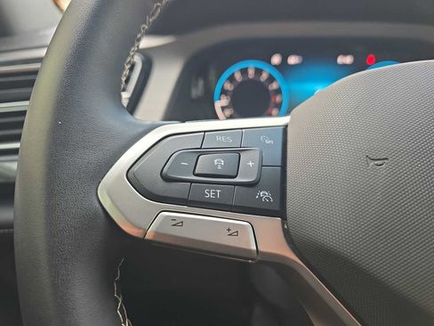 Used 2025 Volkswagen Atlas Cross Sport SE image 24