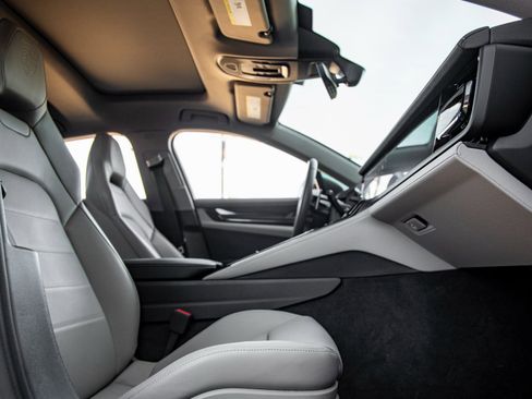 Certified 2025 Porsche Panamera 4 image 43