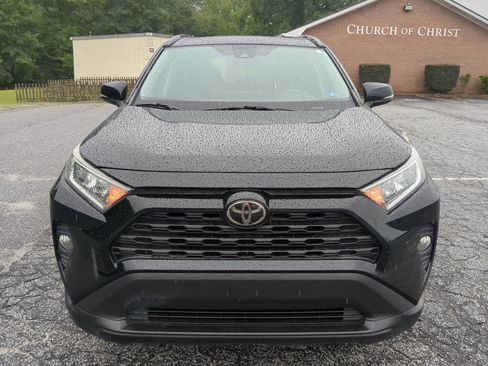 Used 2019 Toyota RAV4 XLE w/ Convenience Package FWD image 7