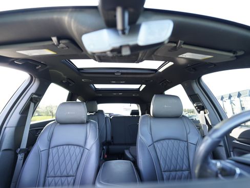 Used 2024 Buick Enclave Avenir w/ Avenir Technology Package image 8