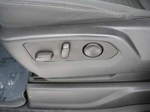 Certified 2023 Chevrolet Silverado 1500 Custom image 21