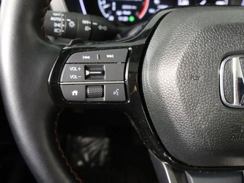 Used 2025 Honda Pilot TrailSport image 8