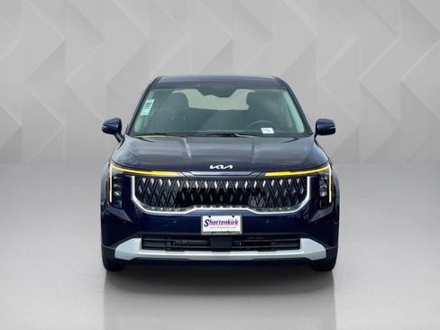 New 2026 Kia Carnival LXS FWD image 2