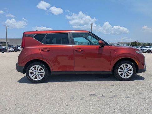 Used 2020 Kia Soul LX FWD image 4