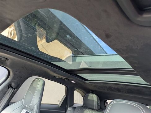 Used 2026 Jaguar F-PACE R-Dynamic S image 22